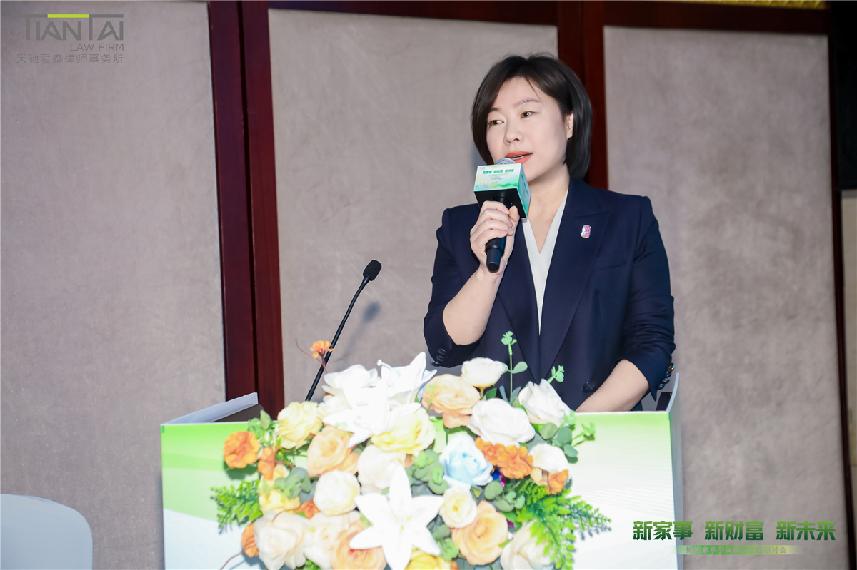 李卉.jpg 李卉.jpg