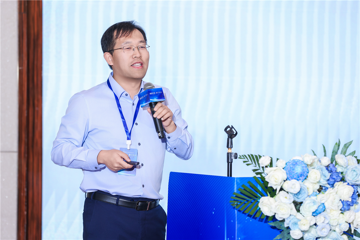 张文LLLL1620.jpg 张文LLLL1620.jpg