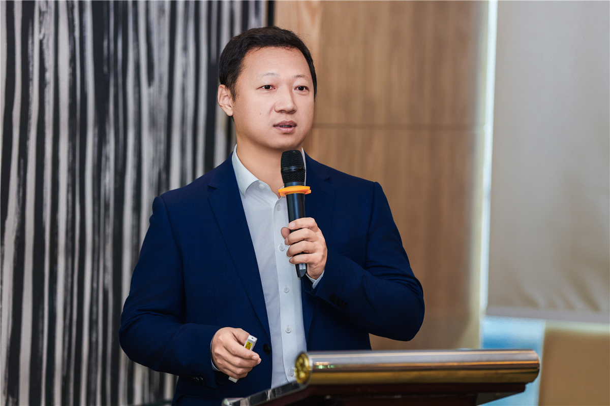 LLLL2257.jpg LLLL2257.jpg